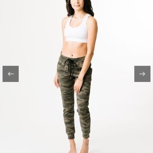 Zyia Camo Unwind Joggers